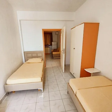 Mejdi Apartament Saranda